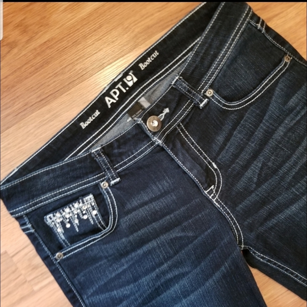 NWOT Apt. 9 Bootcut Jean's Size 6